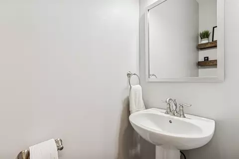 53 Nicholas Dr E, Des Plaines, IL 60016 photo 9