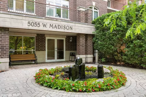 5055 W Madison St #411, Skokie, IL 60077