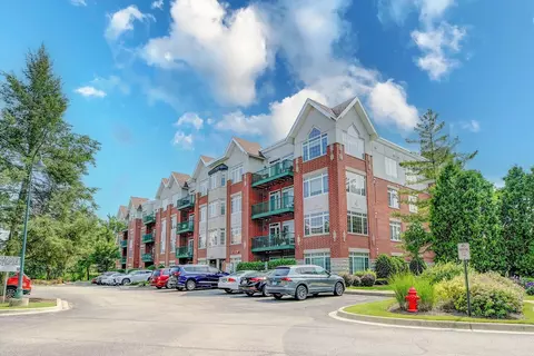 640 Mchenry Rd #106, Wheeling, IL 60090