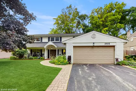 1502 S Fernandez Ave, Arlington Heights, IL 60005