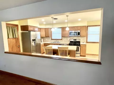 1203 Buffalo St, Peru, IL 61354 photo 3