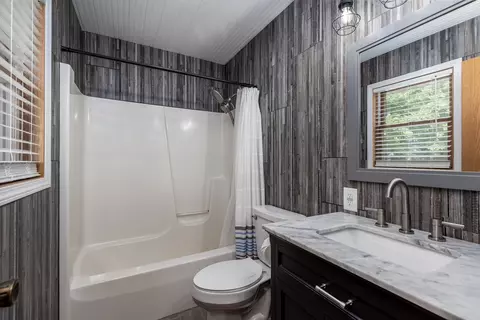 Bath - 35 Burr Oak Dr, Lostant, IL 61334 photo 1 of 3