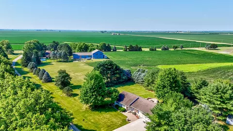 View/Area - 35 Burr Oak Dr, Lostant, IL 61334 photo 3 of 4