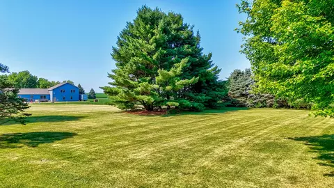 Exterior - 35 Burr Oak Dr, Lostant, IL 61334 photo 9 of 9