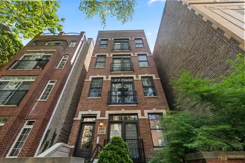 3507 N Reta Ave #4, Chicago, IL 60657