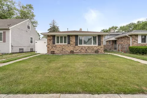 17608 Community St, Lansing, IL 60438