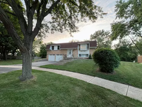 Exterior - 446 Alcester Ct, Bolingbrook, IL 60440 photo 2 of 8