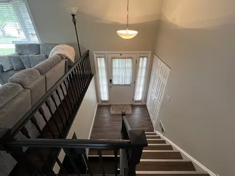 Entry Way - 446 Alcester Ct, Bolingbrook, IL 60440 photo 2 of 3