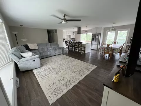 Living - 446 Alcester Ct, Bolingbrook, IL 60440 photo 2 of 3