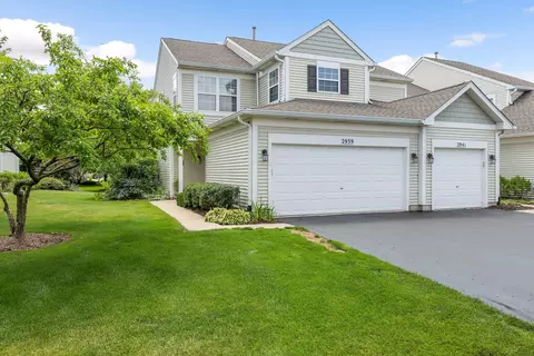 2939 White Thorn Cir #0, Naperville, IL 60564