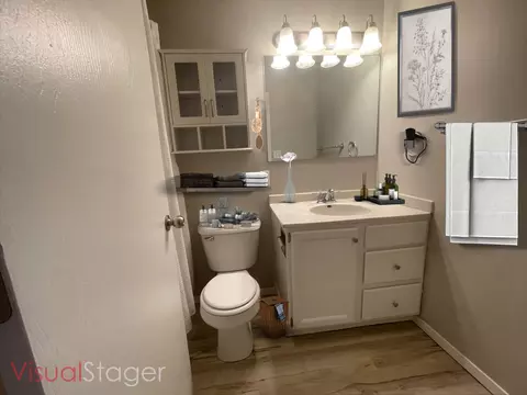 Bath - 522 N 3rd Ave, Chenoa, IL 61726 photo 1 of 4