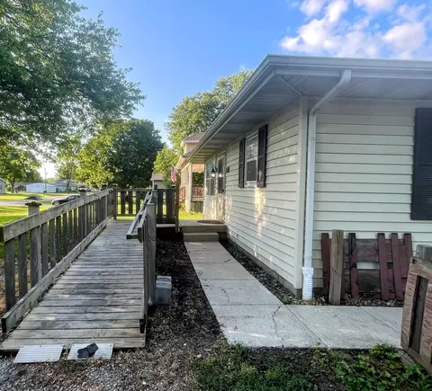 Exterior - 522 N 3rd Ave, Chenoa, IL 61726 photo 10 of 22