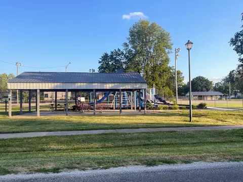 Exterior - 522 N 3rd Ave, Chenoa, IL 61726 photo 16 of 22