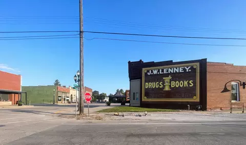 Exterior - 522 N 3rd Ave, Chenoa, IL 61726 photo 18 of 22