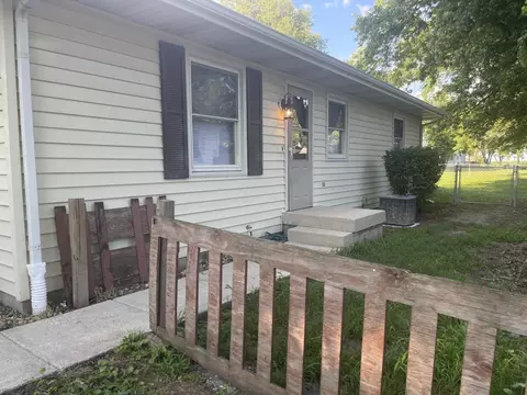 Exterior - 522 N 3rd Ave, Chenoa, IL 61726 photo 2 of 22
