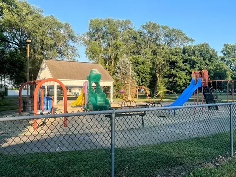 Exterior - 522 N 3rd Ave, Chenoa, IL 61726 photo 11 of 22