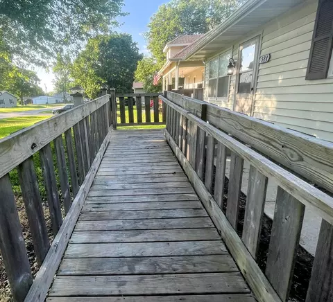 Exterior - 522 N 3rd Ave, Chenoa, IL 61726 photo 3 of 22