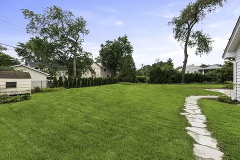 Exterior - 532 E Hawthorne Blvd, Wheaton, IL 60187 photo 2 of 3