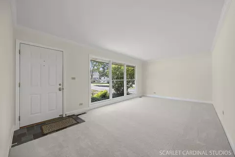Living - 532 E Hawthorne Blvd, Wheaton, IL 60187 photo 3 of 4