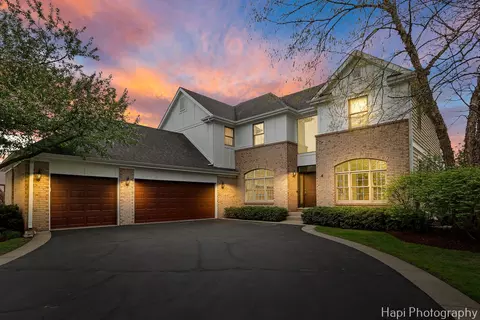 4 Shadow Creek Ct, Lake In The Hills, IL 60156