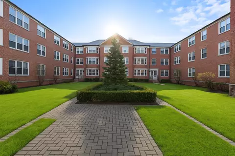 2228 Central St #3, Evanston, IL 60201