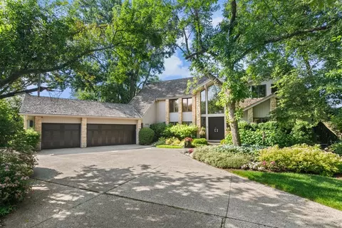 390 Landis Ln, Deerfield, IL 60015