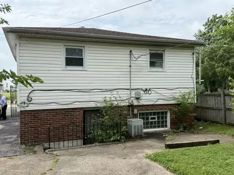 Exterior - 2352 W 157th Pl, Markham, IL 60426 photo 2 of 2