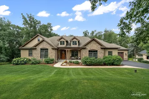 9 N660 Whispering Springs Ln, Elgin, IL 60124
