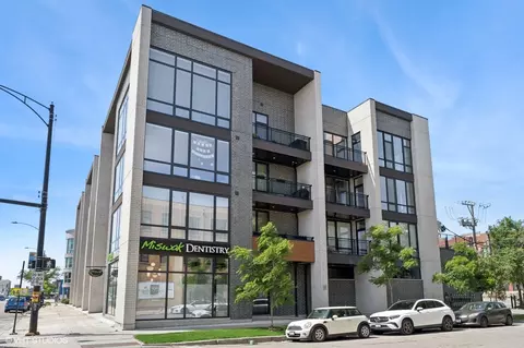 2405 W Iowa St #206, Chicago, IL 60622