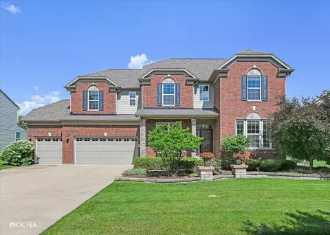 5124 Christa Dr, Naperville, IL 60564
