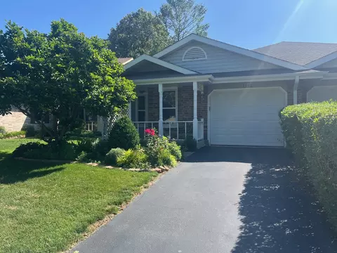 1552 Lighthouse Dr, Naperville, IL 60565