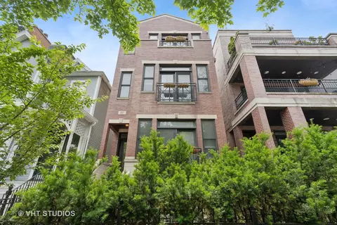 821 W Wrightwood Ave #3, Chicago, IL 60614