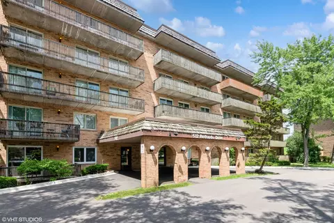 512 Redondo Dr #409, Downers Grove, IL 60516