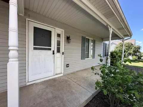 124 Village Creek Dr, Lake In The Hills, IL 60156