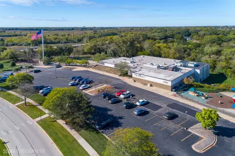 Exterior - 905 Harrison Ln, Hoffman Estates, IL 60192 photo 11 of 12
