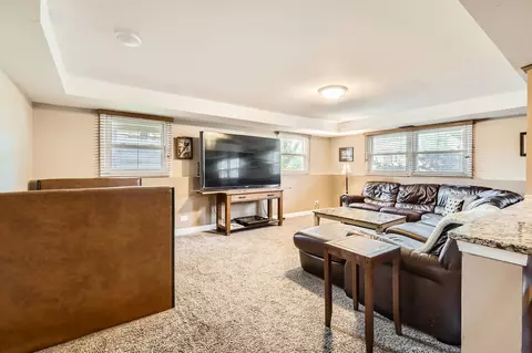 Other - 905 Harrison Ln, Hoffman Estates, IL 60192 photo 1 of 4