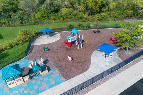 View/Area - 905 Harrison Ln, Hoffman Estates, IL 60192 photo 5 of 6