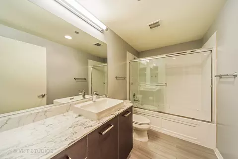 Bath - 65 E Monroe St #4010, Chicago, IL 60603 photo 1 of 1