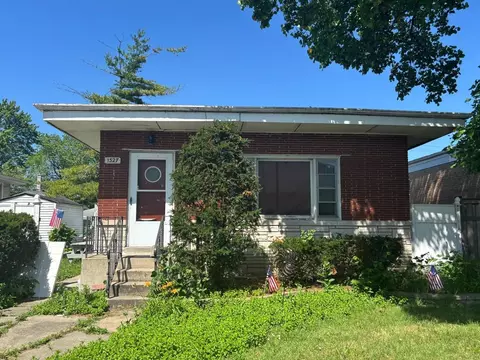 1327 Harlem Ave, Forest Park, IL 60130