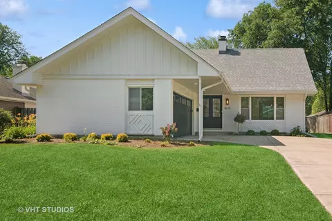 Exterior - 4615 Gettysburg Dr, Rolling Meadows, IL 60008 photo 2 of 6