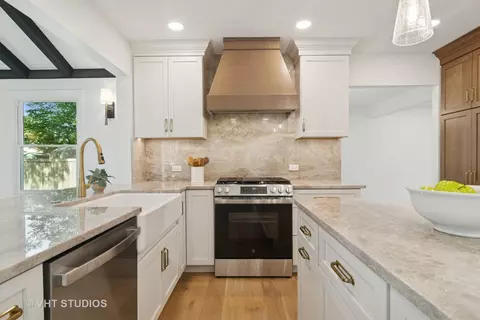 Kitchen - 4615 Gettysburg Dr, Rolling Meadows, IL 60008 photo 4 of 6