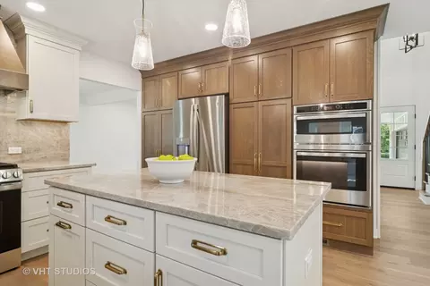 Kitchen - 4615 Gettysburg Dr, Rolling Meadows, IL 60008 photo 2 of 6