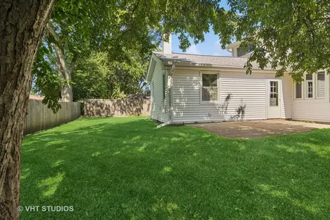 Exterior - 4615 Gettysburg Dr, Rolling Meadows, IL 60008 photo 5 of 6