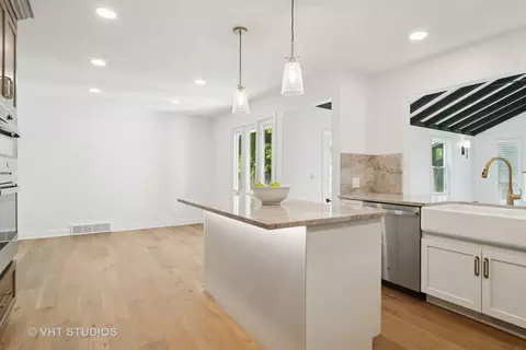 Kitchen - 4615 Gettysburg Dr, Rolling Meadows, IL 60008 photo 1 of 6