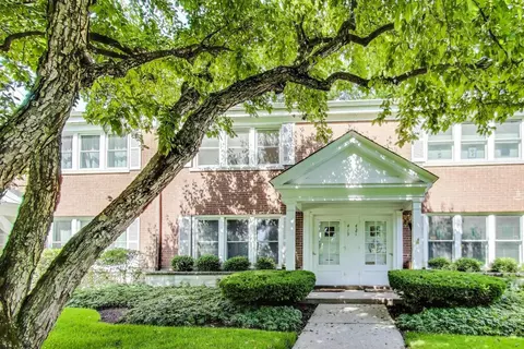 419 3rd St, Wilmette, IL 60091