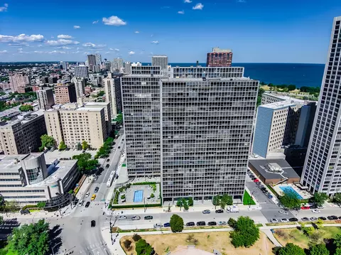 340 W Diversey Pkwy #1016, Chicago, IL 60657