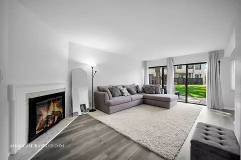 Living - 374 Oaktree Ct, Hoffman Estates, IL 60169 photo 1 of 2
