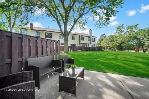 Exterior - 374 Oaktree Ct, Hoffman Estates, IL 60169 photo 2 of 7