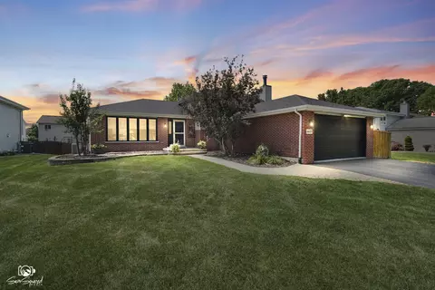 16637 W Oneida Dr, Lockport, IL 60441