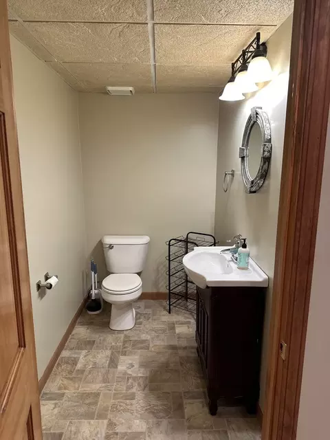 Bath - 5209 Meadowbrook St, Plainfield, IL 60586 photo 4 of 4
